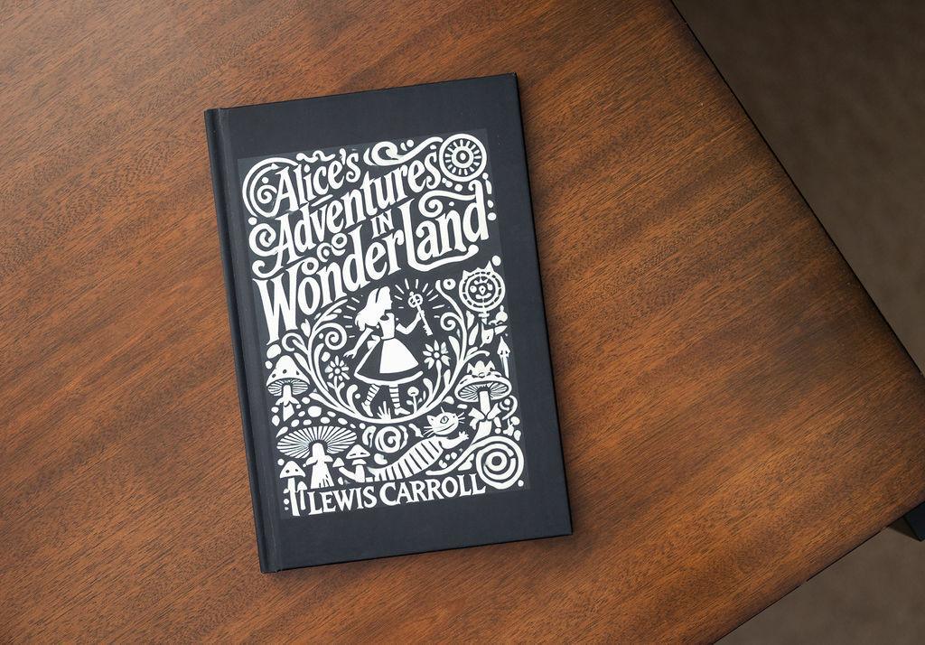 Alice's Adventures in Wonderland – Dark Edition Books